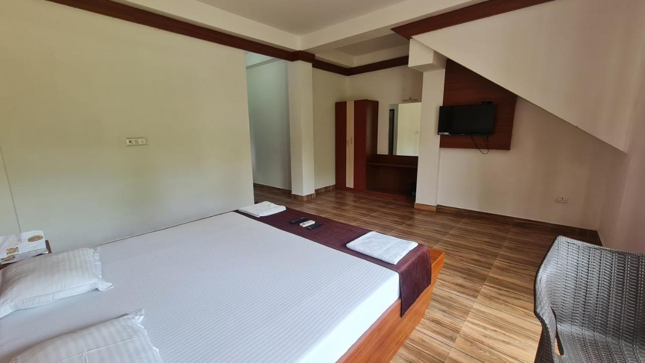 Hotel Exotica Squares Lakshmanpur Exteriör bild