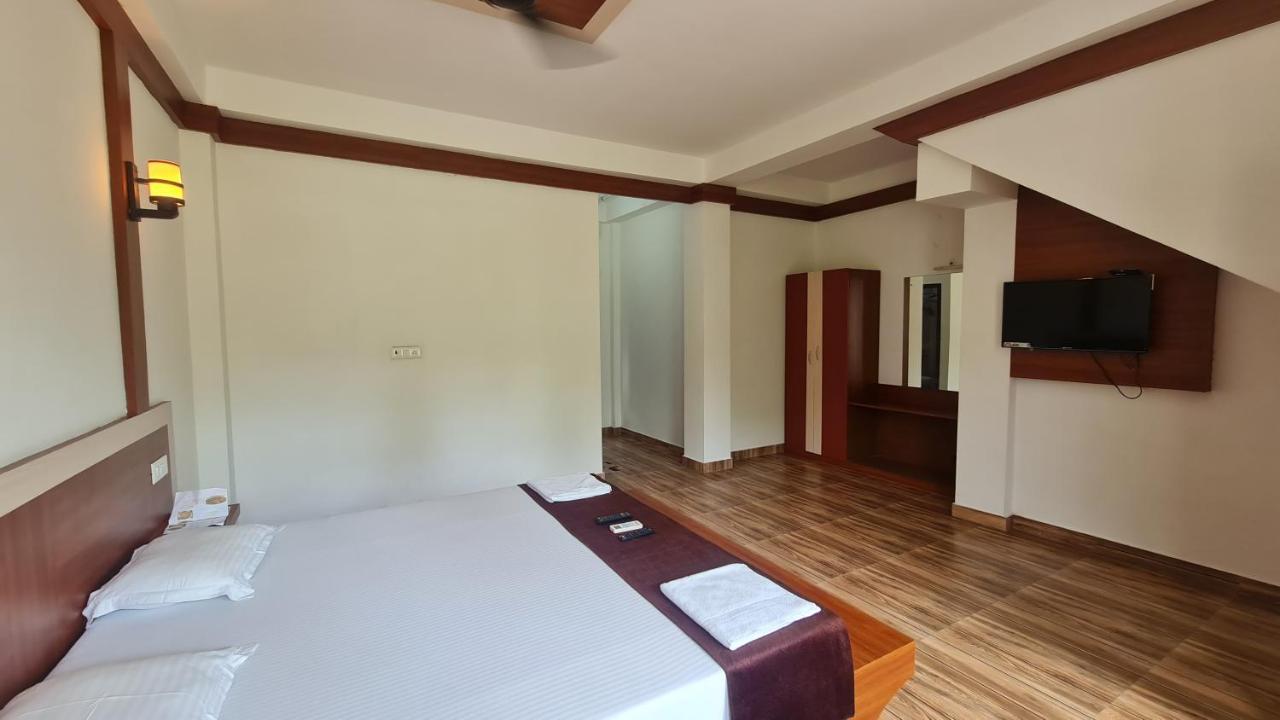 Hotel Exotica Squares Lakshmanpur Exteriör bild