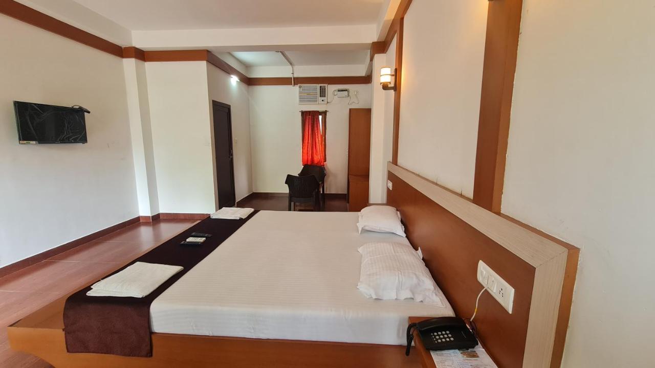 Hotel Exotica Squares Lakshmanpur Exteriör bild