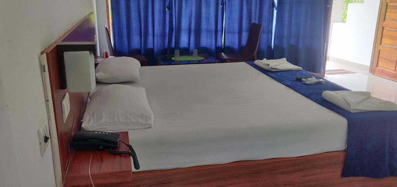 Hotel Exotica Squares Lakshmanpur Exteriör bild