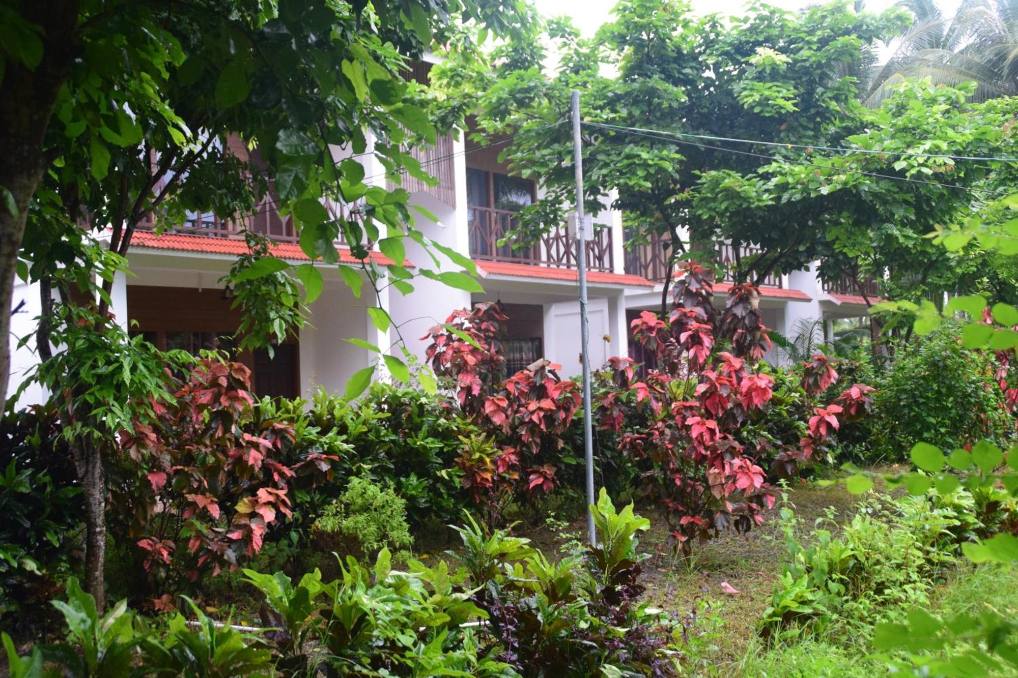 Hotel Exotica Squares Lakshmanpur Exteriör bild