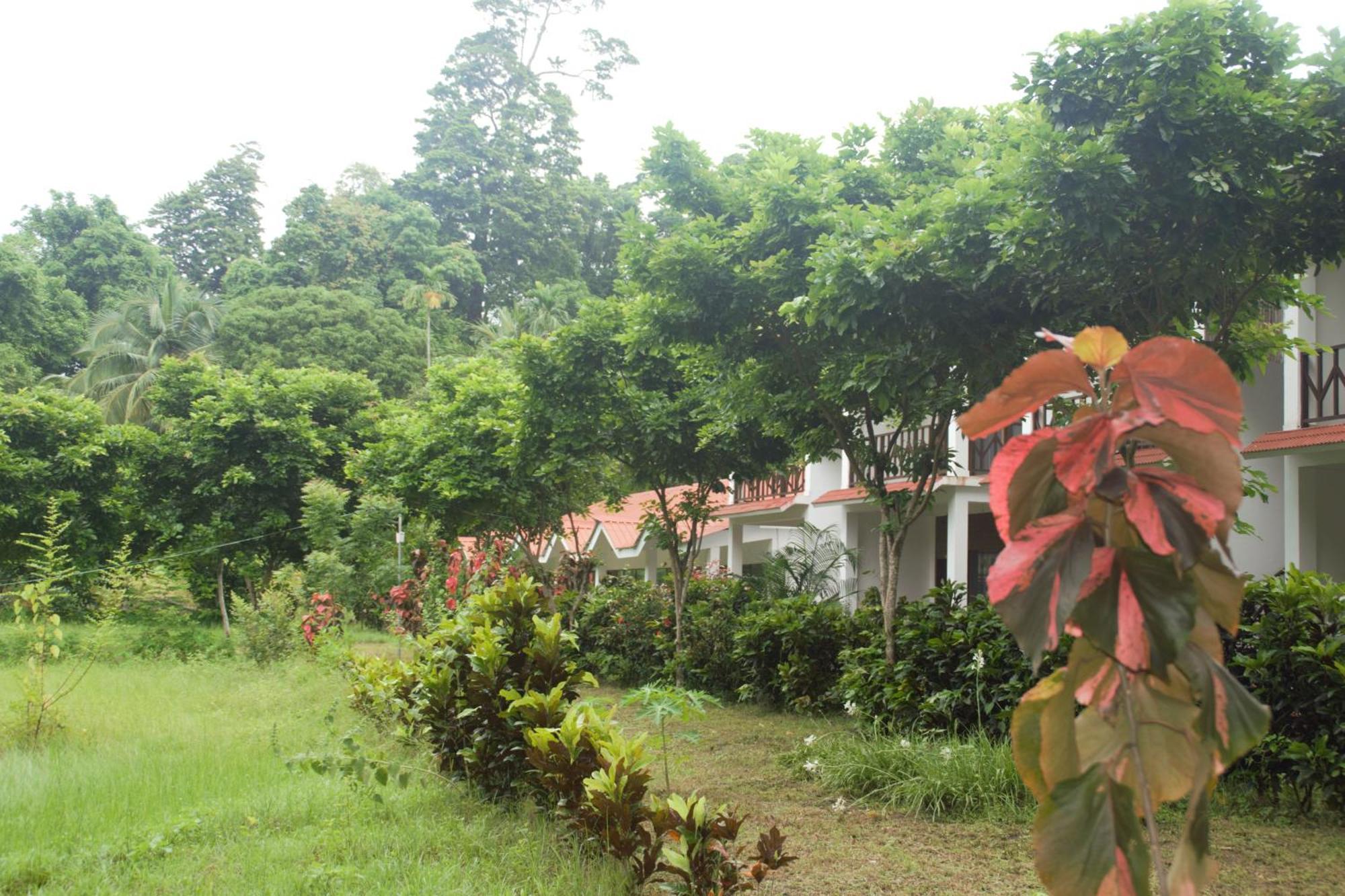 Hotel Exotica Squares Lakshmanpur Exteriör bild